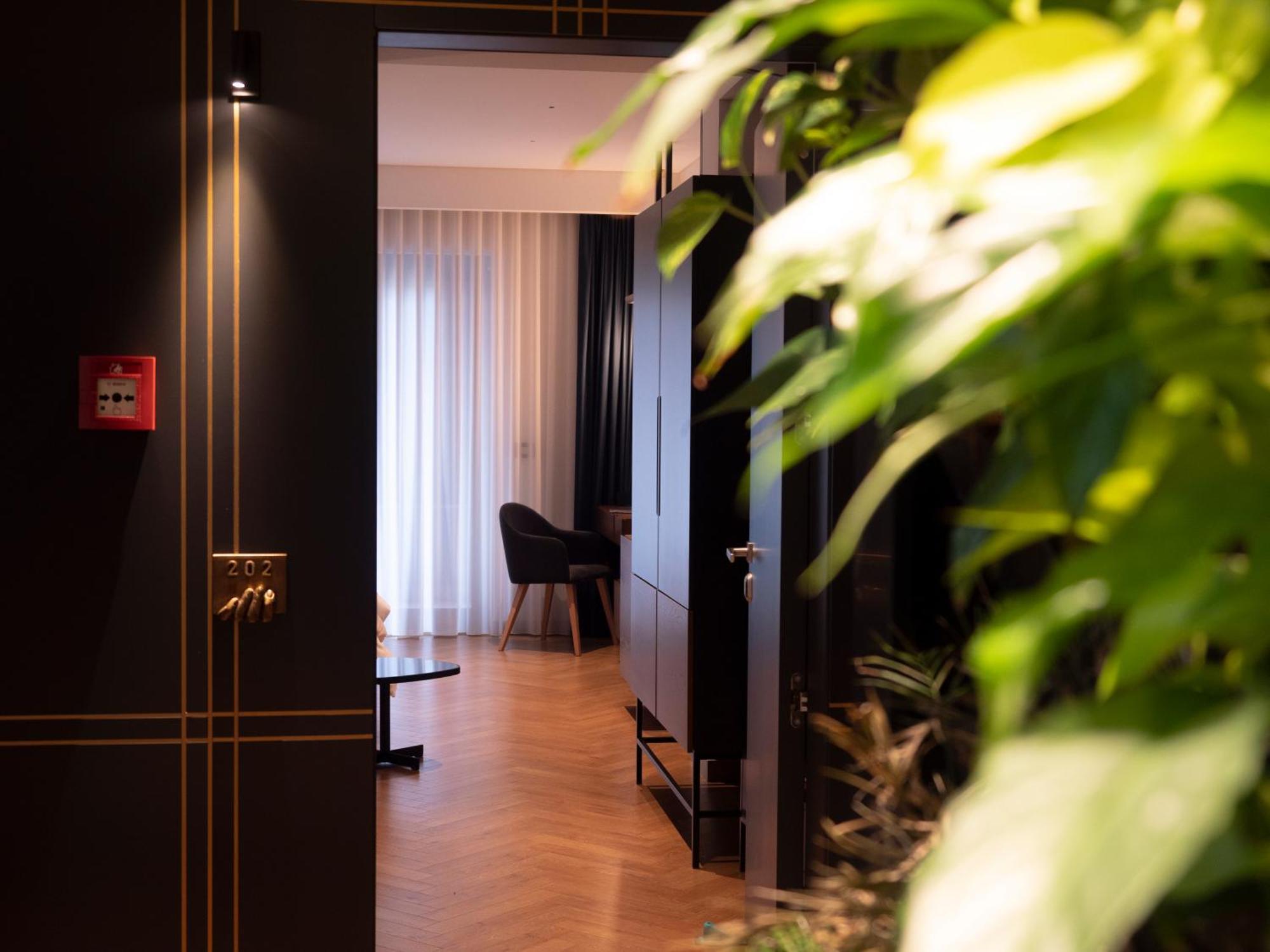 Moncafe BoutiqueHotel Spa Tirana Extérieur photo