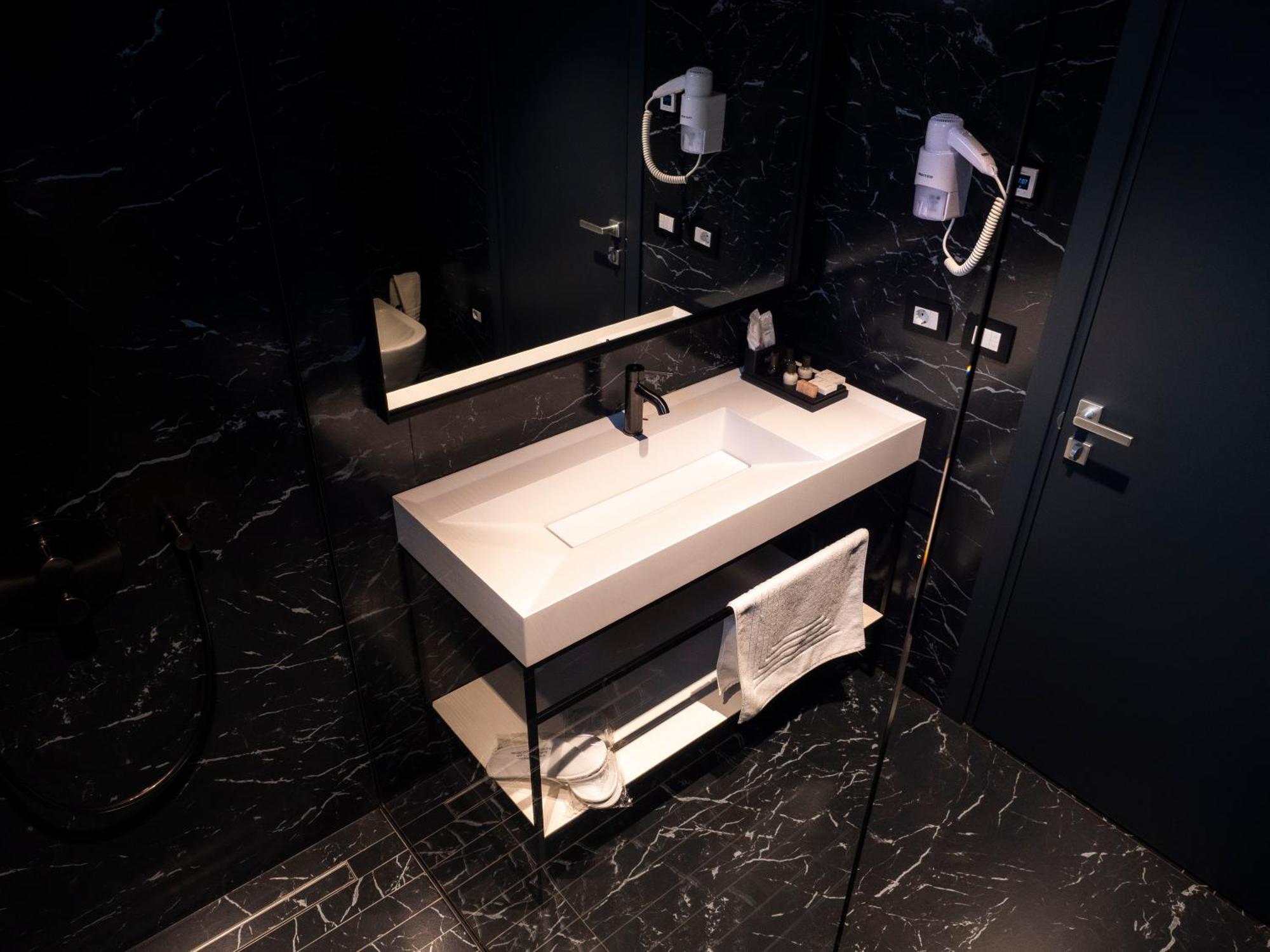 Moncafe BoutiqueHotel Spa Tirana Extérieur photo